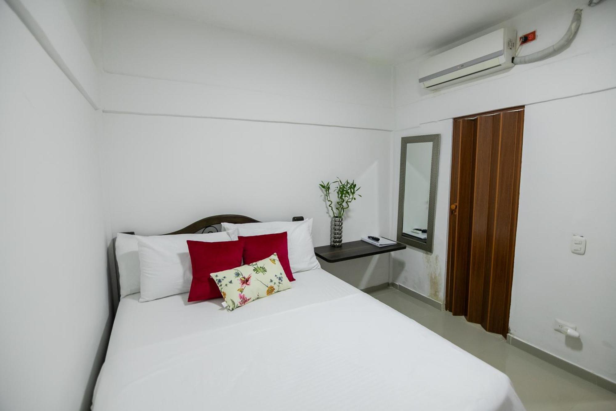Hospedaje Rosa Blanca Cartagena エクステリア 写真